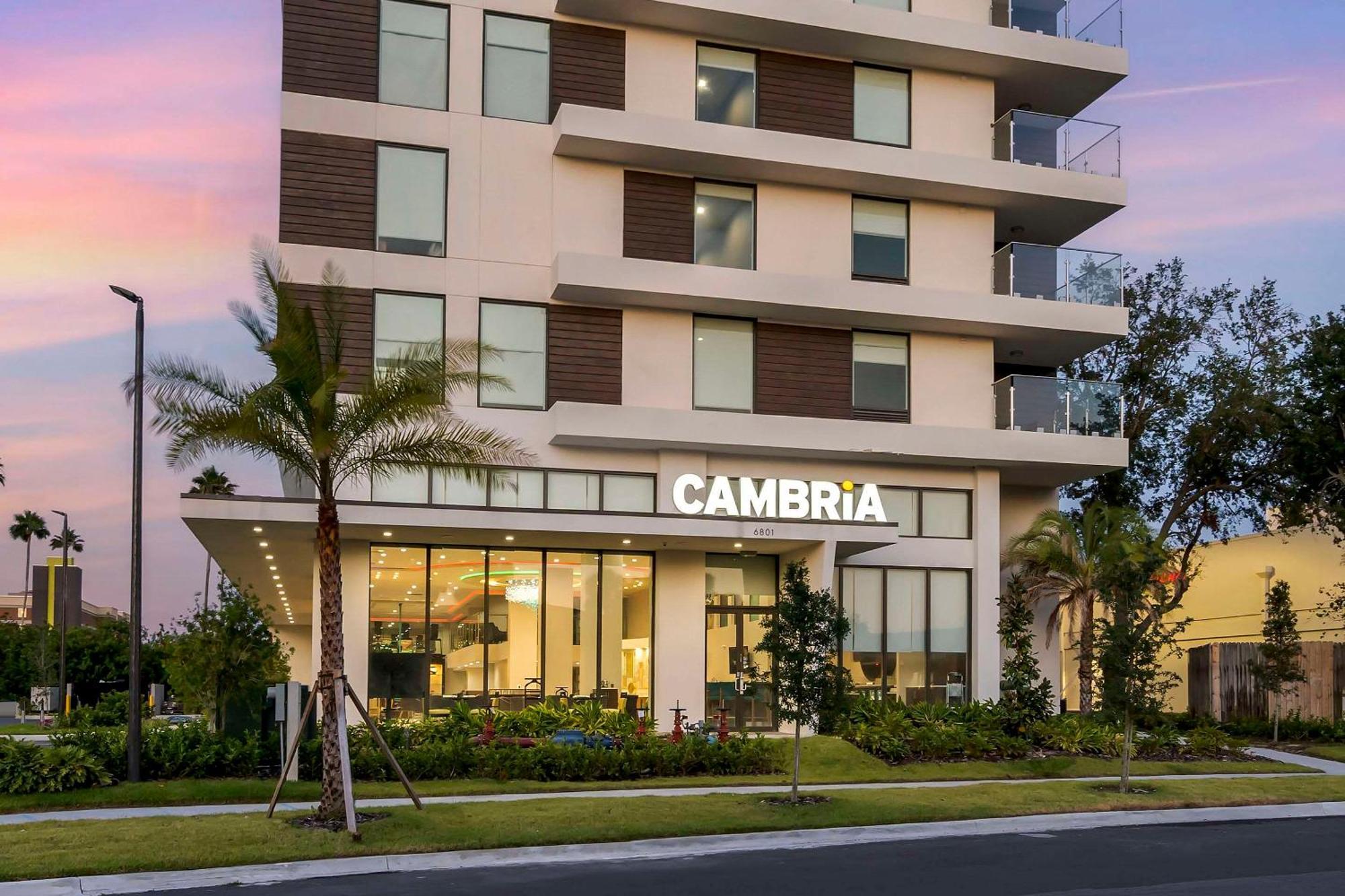 Cambria Hotel Orlando Universal Blvd Exterior foto